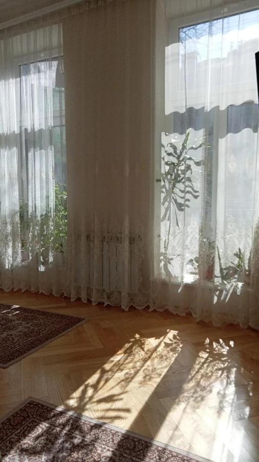 Світла Затишна Квартира В Центрі Біля Оперного Театру З Балконом, Який Виходить У Тихий Львівський Дворик ภายนอก รูปภาพ